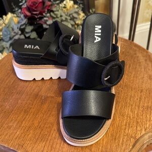 NWT MIA Black Platform Sandals with Waffle Sole Espadrille Styling Versatile